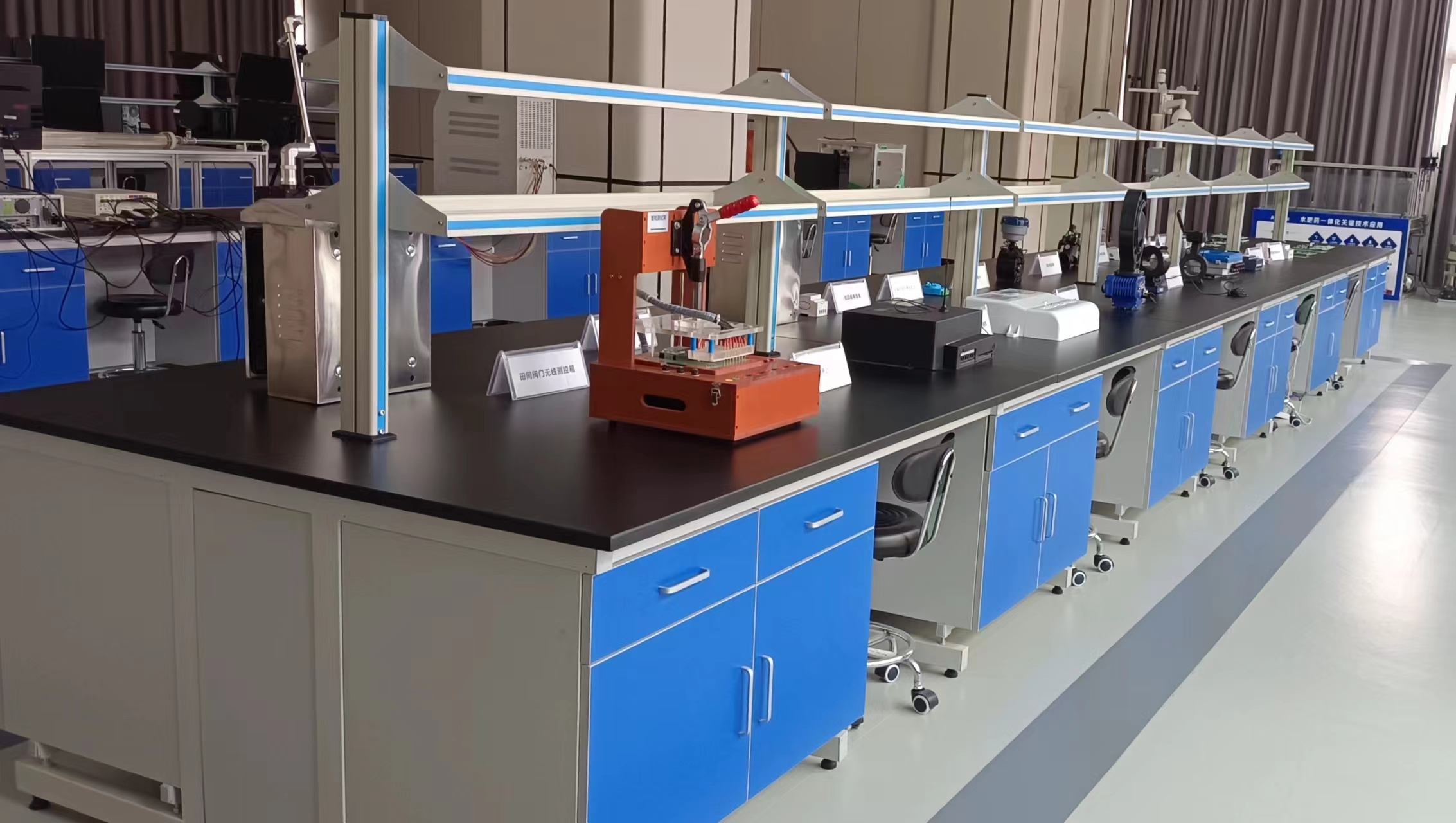 水電雙計量控制器質(zhì)量為基,服務為本,威盛機井灌溉控制器更上一層樓 水電雙計量控制器質(zhì)量為基,服務為本,威盛機井灌溉控制器更上一層樓